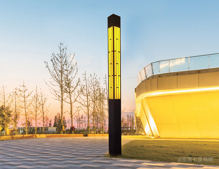 4米特色公園方形哔咔漫画IOS入口柱亮燈效果實景